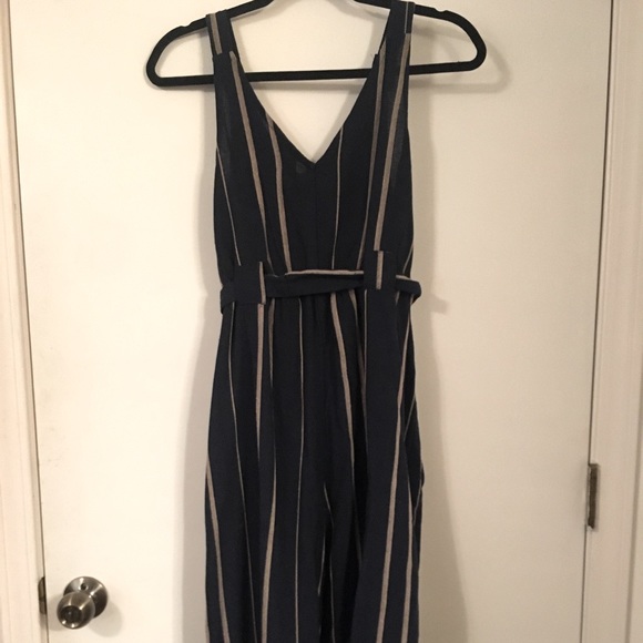 Universal Thread striped Navy romper. - Picture 4 of 5